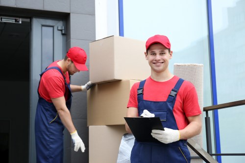 Transparent pricing for Selfstorage Kingston with storage boxes and moving equipment